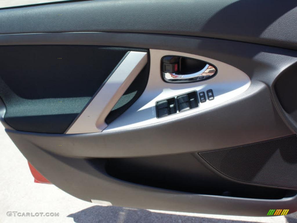 2010 Camry SE - Barcelona Red Metallic / Dark Charcoal photo #12