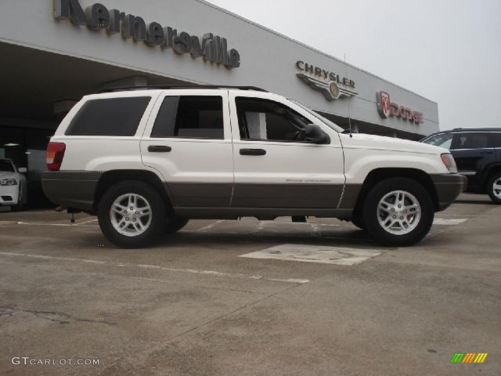 2003 Grand Cherokee Laredo - Stone White / Dark Slate Gray photo #2