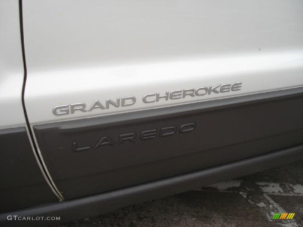 2003 Grand Cherokee Laredo - Stone White / Dark Slate Gray photo #32
