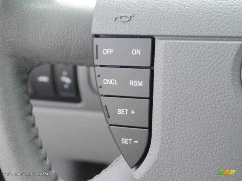 2005 Mercury Montego Premier Controls Photo #49382447