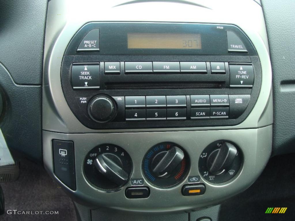 2003 Nissan Altima 2.5 S Controls Photos