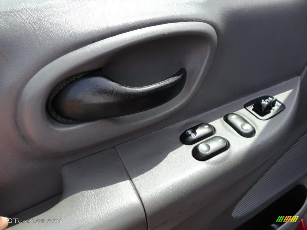 2002 F150 XLT SuperCab - Toreador Red Metallic / Medium Graphite photo #23