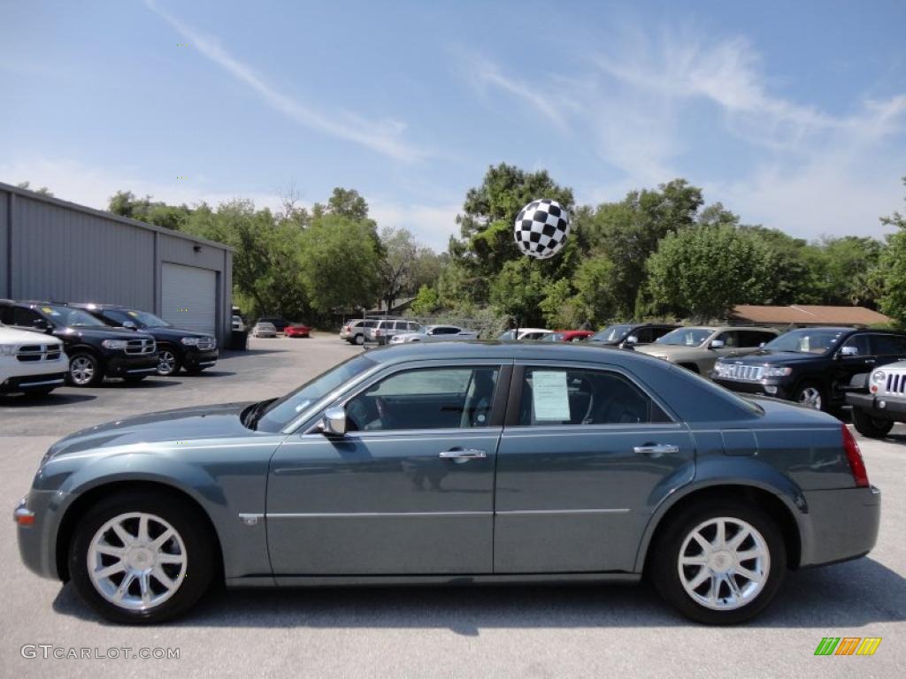 2005 300 C HEMI - Magnesium Pearl / Dark Slate Gray/Light Graystone photo #2