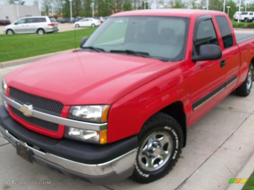 2004 Silverado 1500 LS Extended Cab - Victory Red / Dark Charcoal photo #1