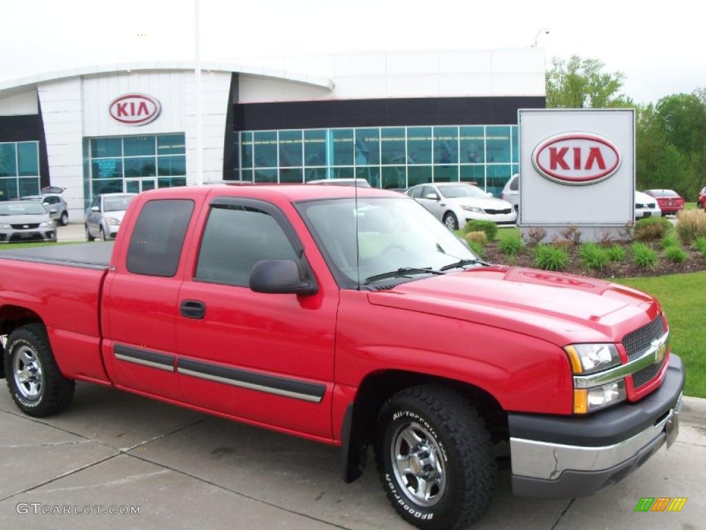2004 Silverado 1500 LS Extended Cab - Victory Red / Dark Charcoal photo #2