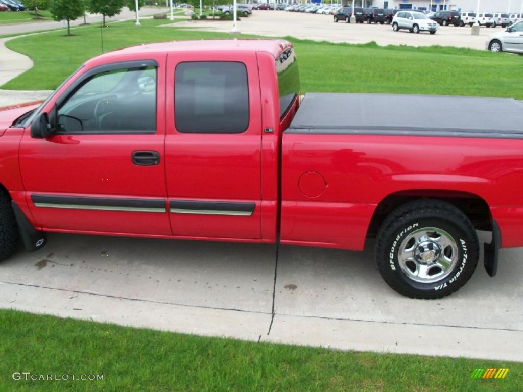 2004 Silverado 1500 LS Extended Cab - Victory Red / Dark Charcoal photo #7