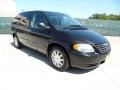 2007 Brilliant Black Crystal Pearl Chrysler Town & Country   photo #1
