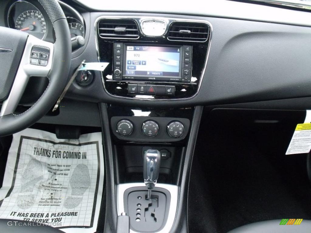 2011 Chrysler 200 S Black Dashboard Photo #49394360