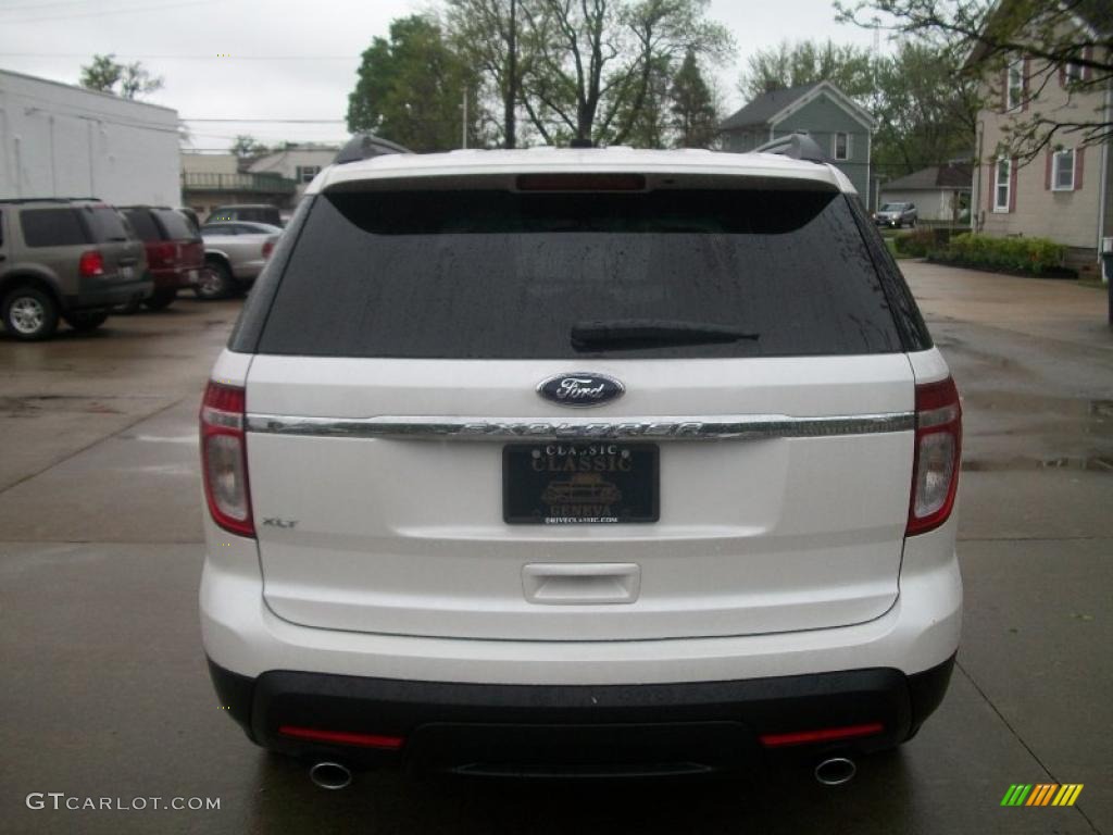 2011 Explorer XLT - White Platinum Tri-Coat / Medium Light Stone photo #6