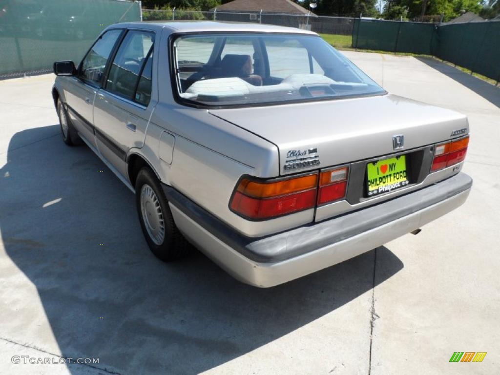 1987 Accord LXi Sedan - Champagne Beige Metallic / Burgundy photo #5