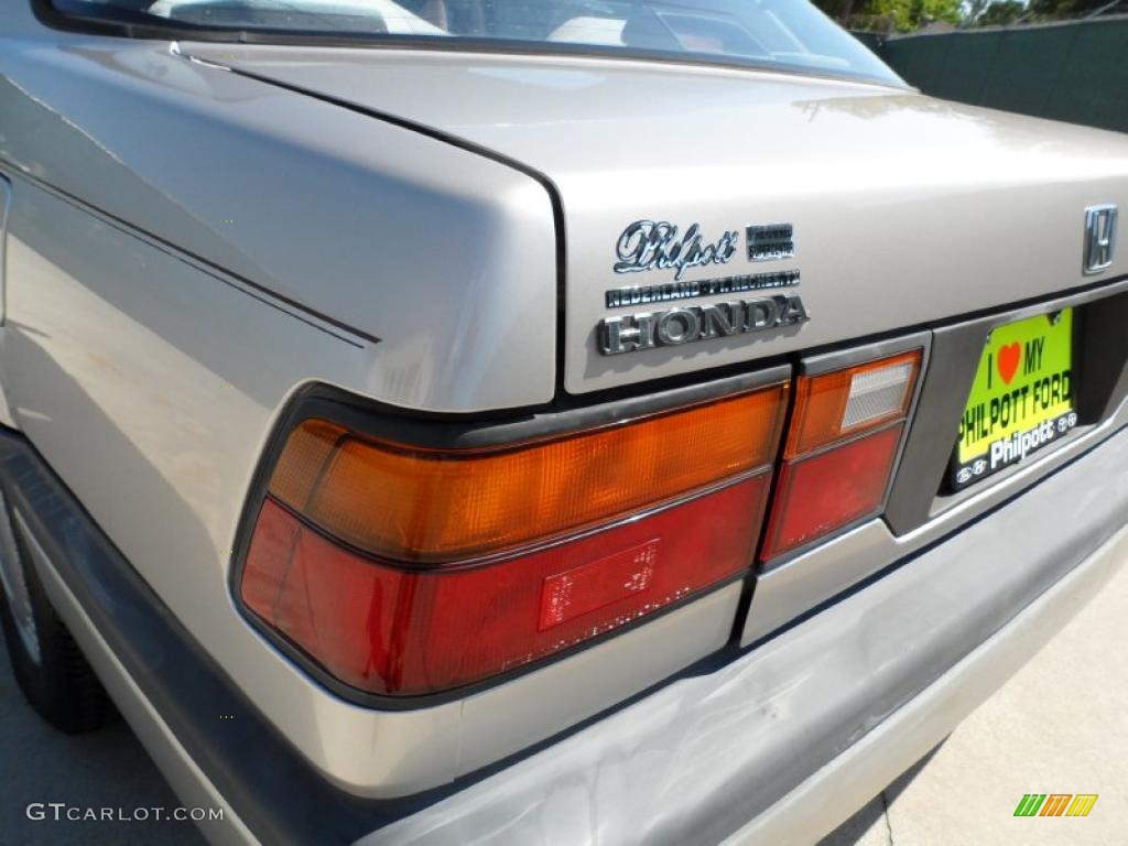 1987 Accord LXi Sedan - Champagne Beige Metallic / Burgundy photo #12