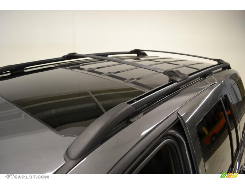 2004 Grand Cherokee Overland 4x4 - Graphite Metallic / Dark Slate Gray photo #27