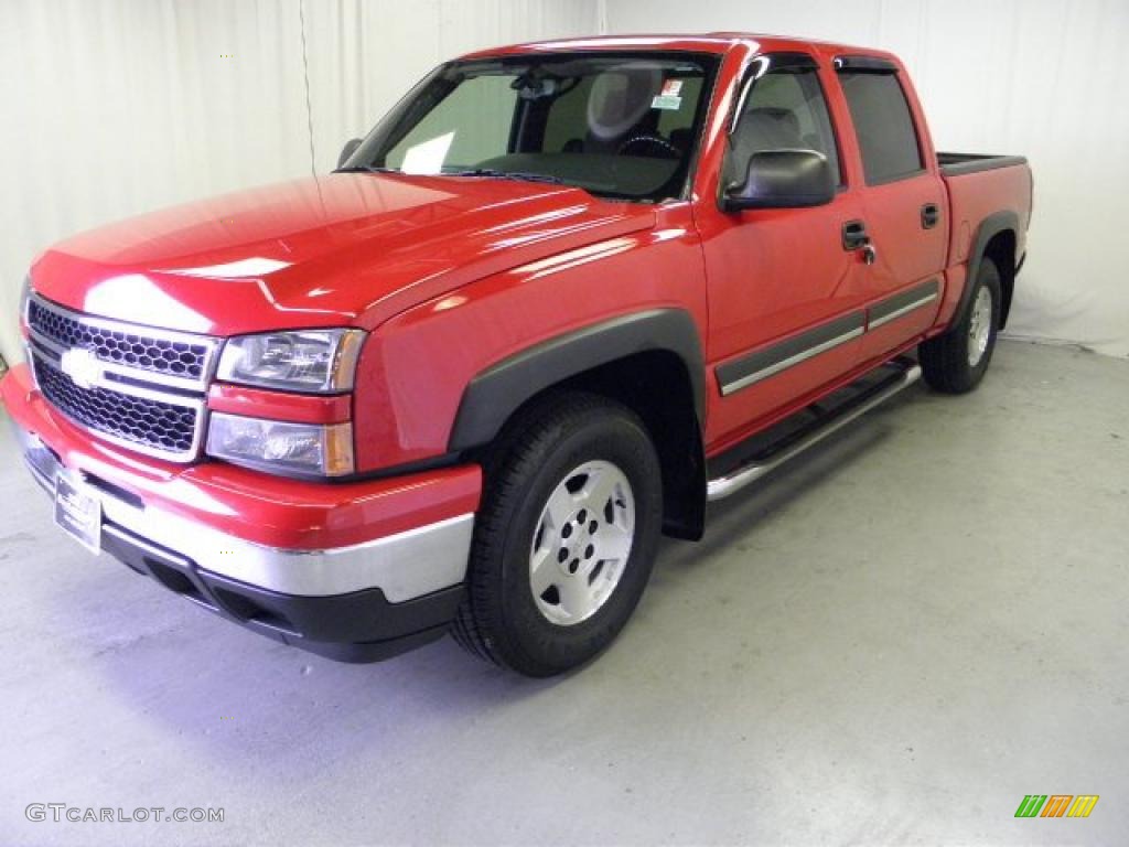 2006 Silverado 1500 Z71 Crew Cab 4x4 - Victory Red / Medium Gray photo #3