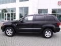 2005 Brilliant Black Crystal Pearl Jeep Grand Cherokee Laredo 4x4  photo #2