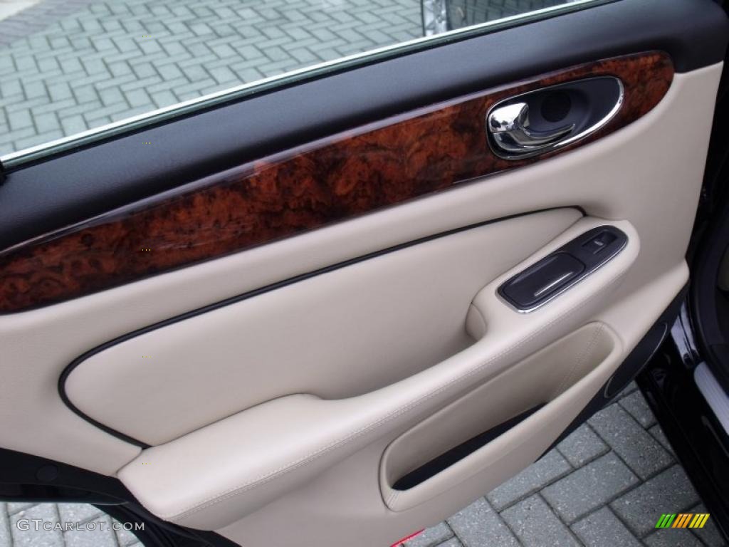 2007 Jaguar XJ XJ8 L Barley/Charcoal Door Panel Photo #49399691