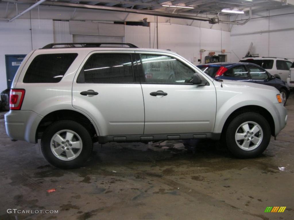 2009 Escape XLT - Sterling Grey Metallic / Charcoal photo #19