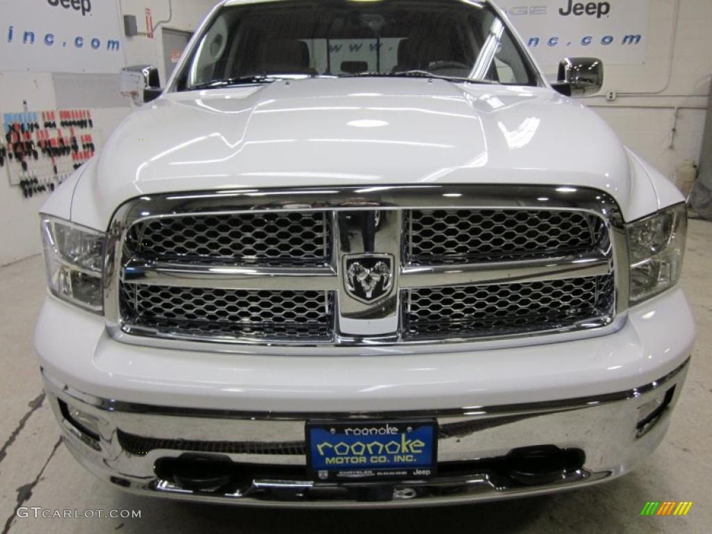 2011 Ram 1500 Laramie Crew Cab 4x4 - Bright White / Light Pebble Beige/Bark Brown photo #2