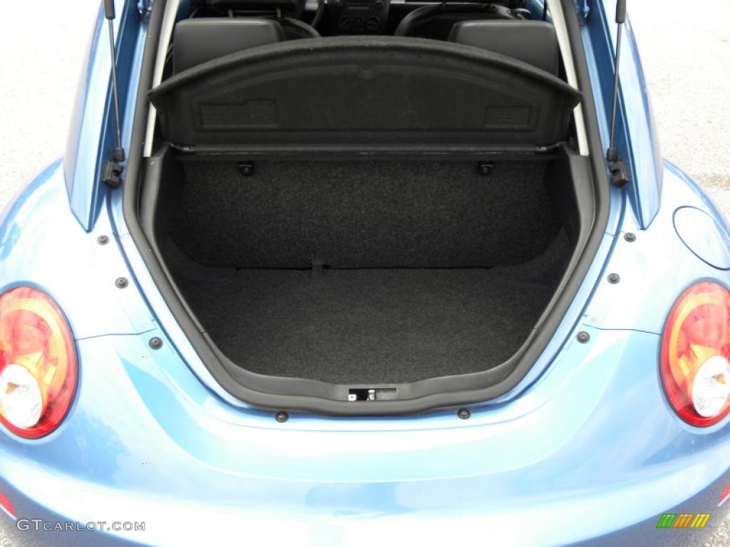 2010 Volkswagen New Beetle 2.5 Coupe Trunk Photo #49401113