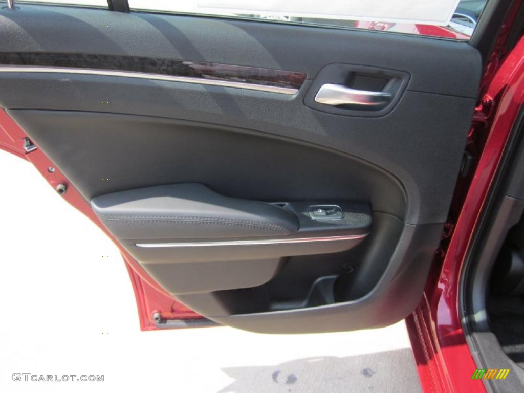 2011 Chrysler 300 Limited Black Door Panel Photo #49402772