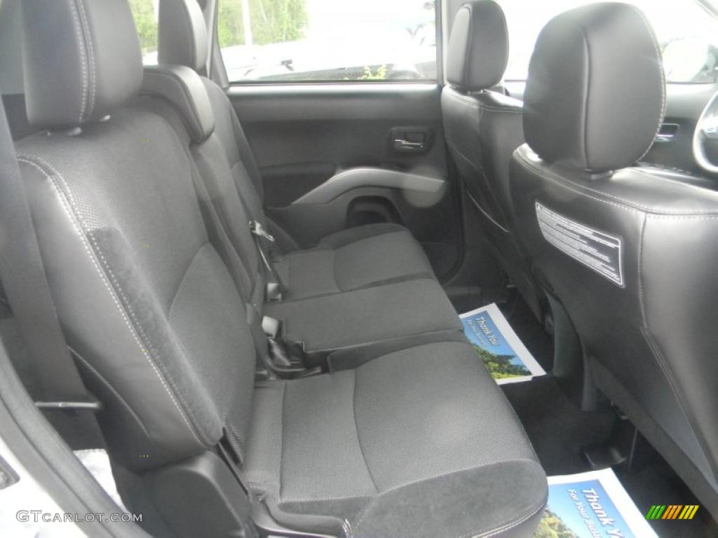 Black Interior 2011 Mitsubishi Outlander SE AWD Photo #49403180