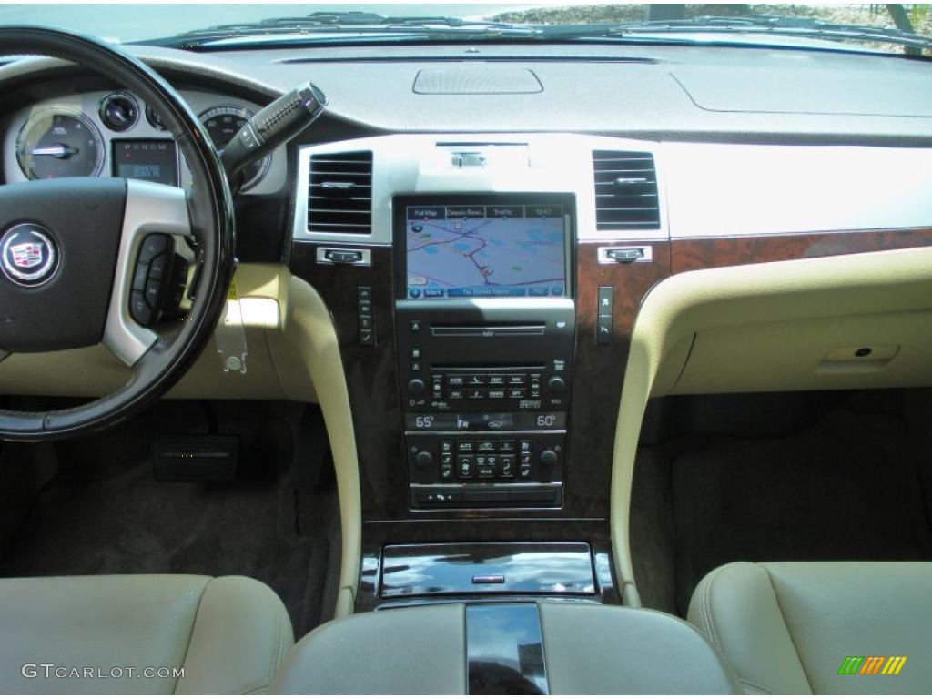 2010 Cadillac Escalade Standard Escalade Model Dashboard Photos