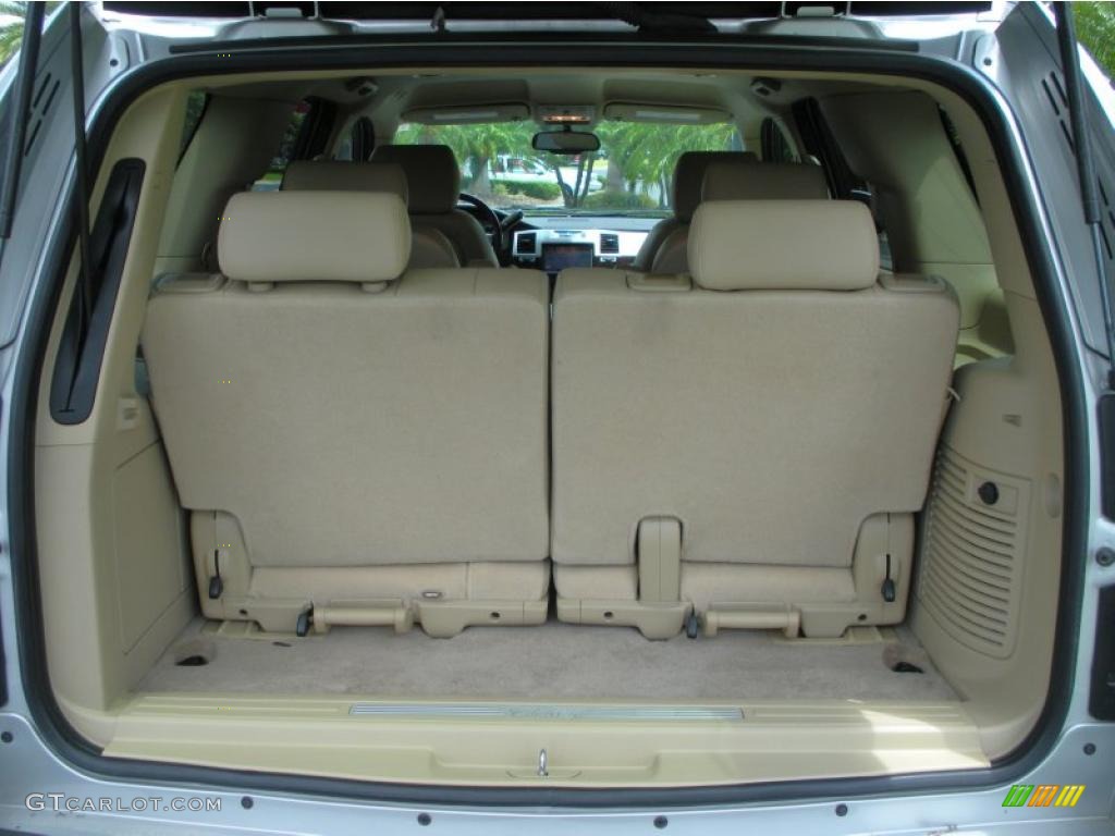 2010 Cadillac Escalade Standard Escalade Model Trunk Photo #49403717