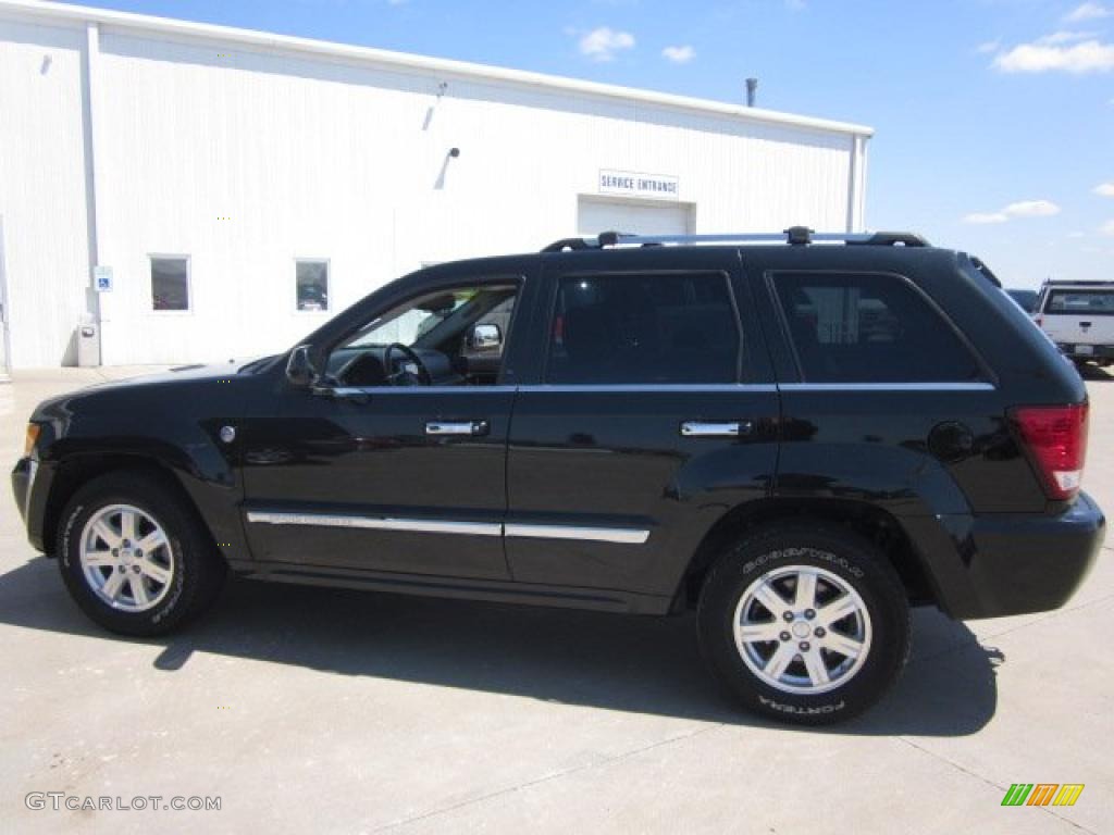 2008 Grand Cherokee Overland 4x4 - Black / Saddle Brown/Dark Slate Gray photo #22