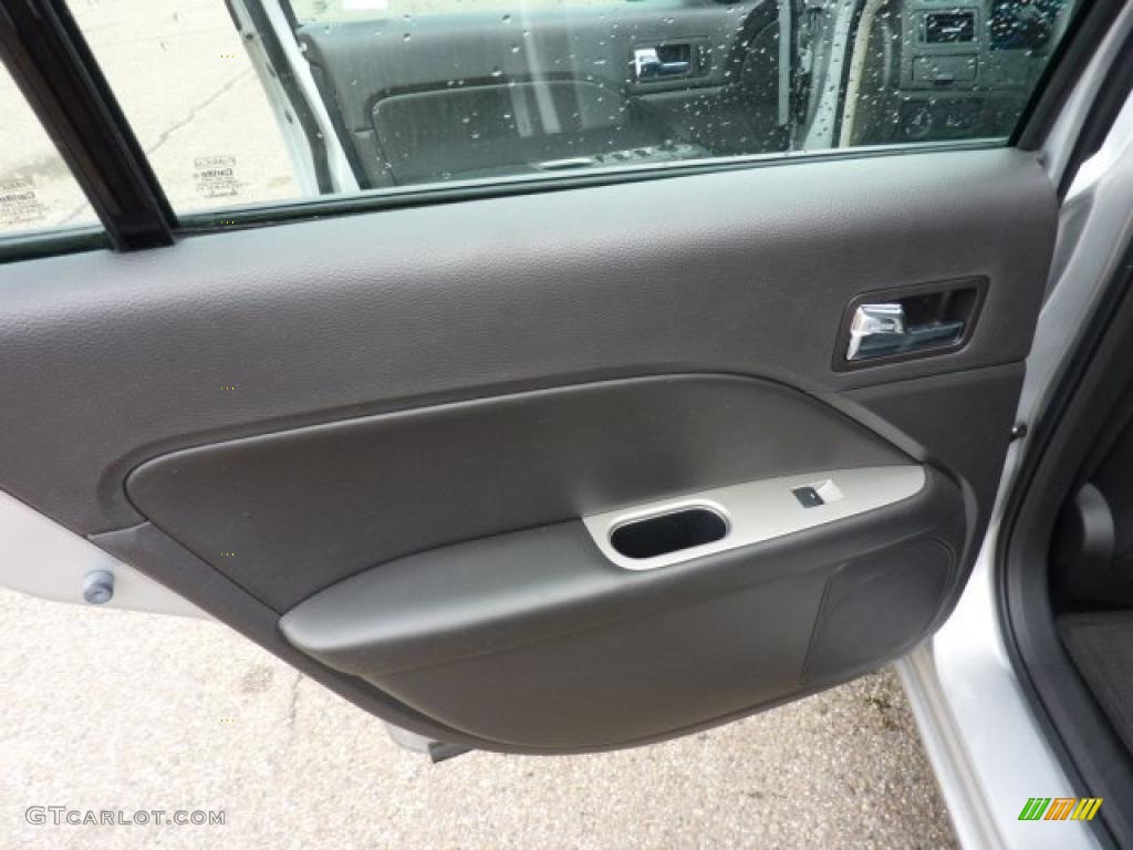 2010 Fusion SEL V6 - Brilliant Silver Metallic / Charcoal Black photo #13