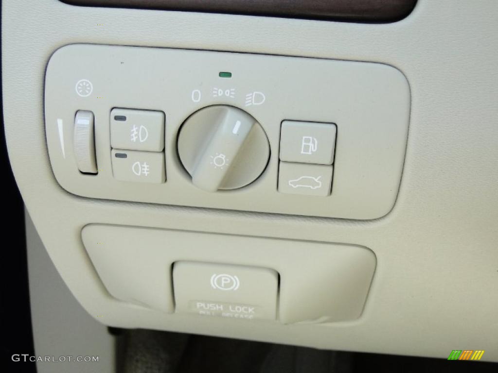 2011 Volvo S80 3.2 Controls Photo #49407987