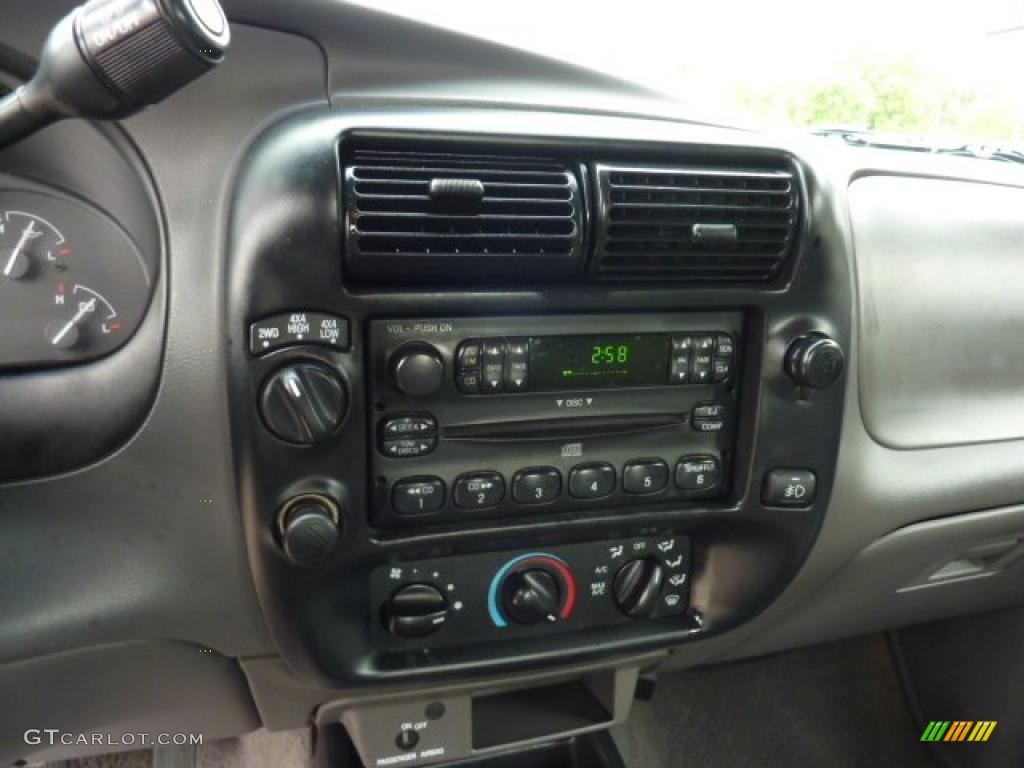 2001 Ford Ranger XLT SuperCab 4x4 Controls Photo #49408704