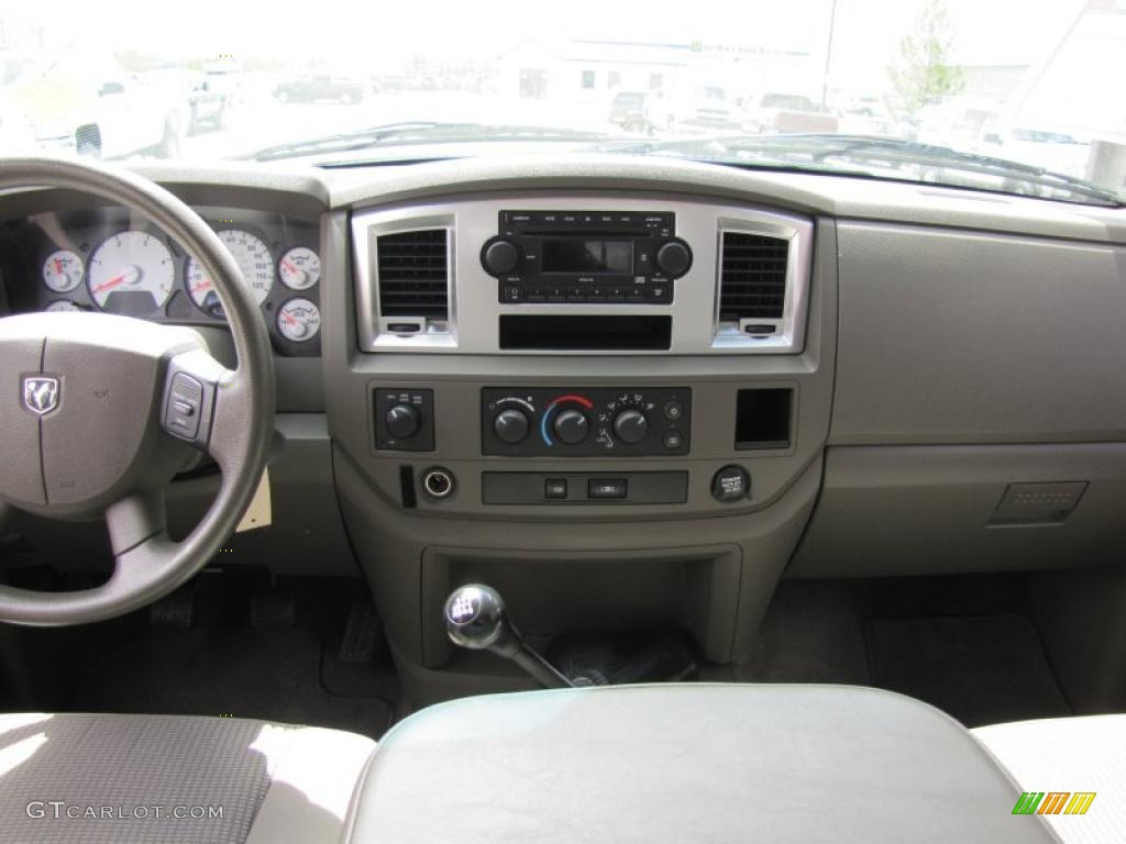 2008 Ram 3500 Big Horn Edition Quad Cab 4x4 Dually - Bright White / Medium Slate Gray photo #9