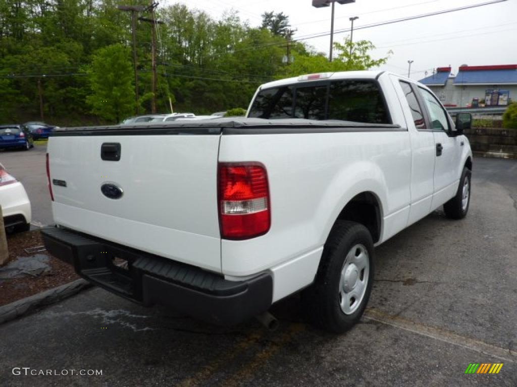 2005 F150 XL SuperCab - Oxford White / Medium Flint Grey photo #4