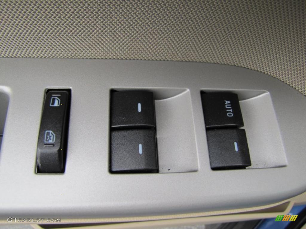 2010 Escape XLT - Sport Blue Metallic / Camel photo #14