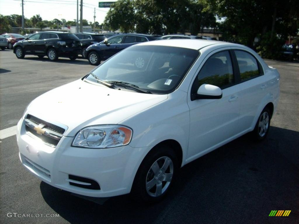 2010 Aveo LT Sedan - Summit White / Charcoal photo #1