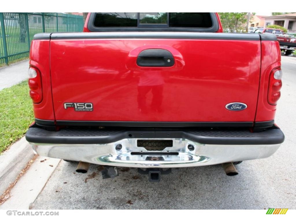 2002 F150 Lariat SuperCrew 4x4 - Bright Red / Medium Parchment photo #16