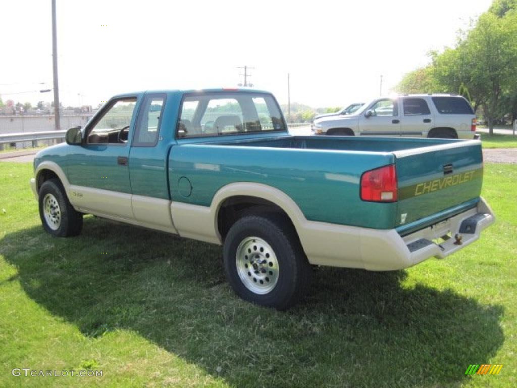 1995 S10 LS Extended Cab 4x4 - Bright Teal Metallic / Tan photo #6