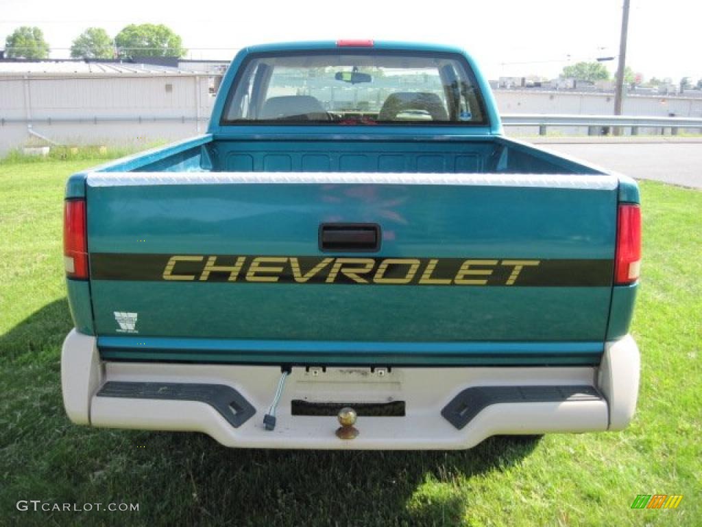 1995 S10 LS Extended Cab 4x4 - Bright Teal Metallic / Tan photo #7