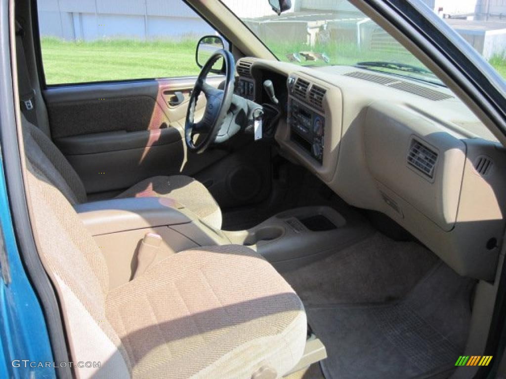Tan Interior 1995 Chevrolet S10 LS Extended Cab 4x4 Photo #49414056