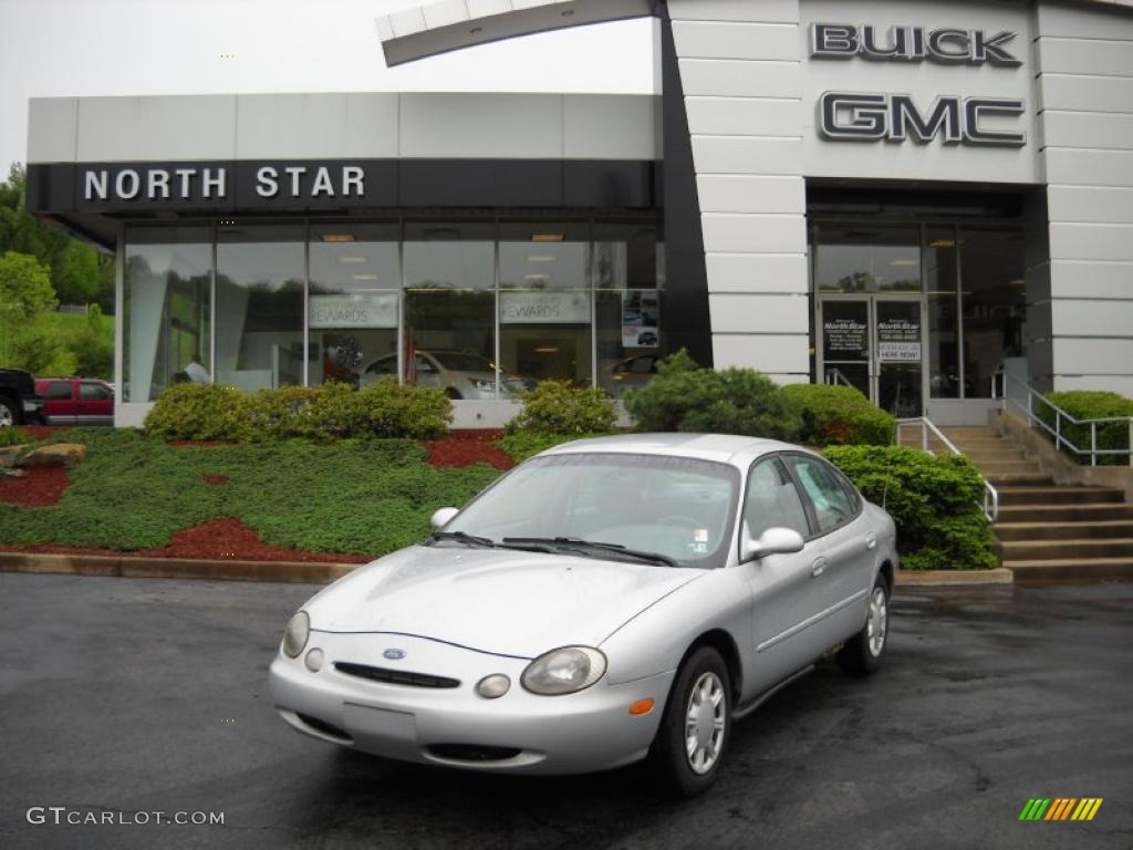 1996 Taurus GL - Silver Frost Metallic / Graphite photo #1