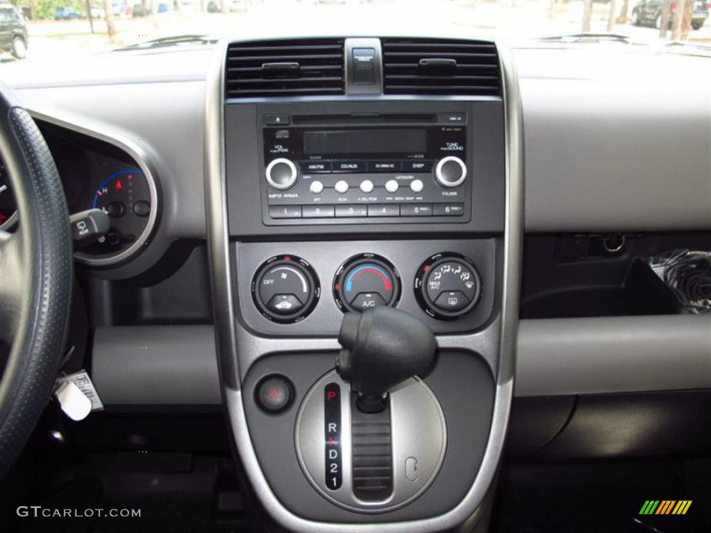 2011 Honda Element EX 4WD Controls Photo #49420042