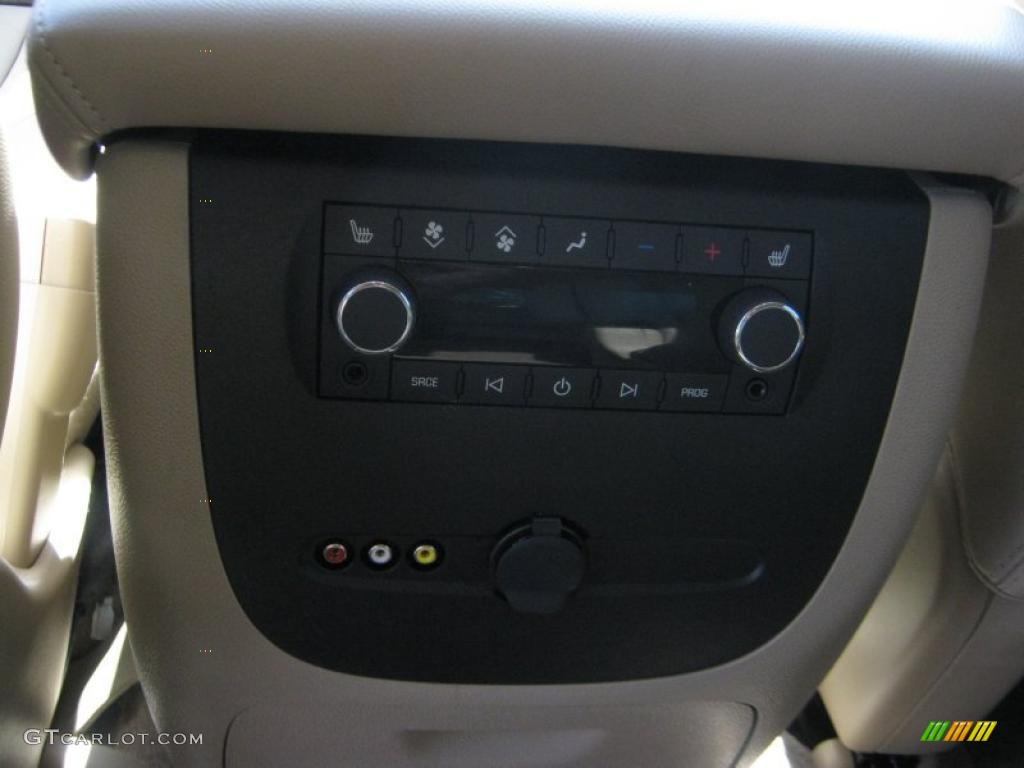 2011 Suburban LT 4x4 - Summit White / Light Cashmere/Dark Cashmere photo #15