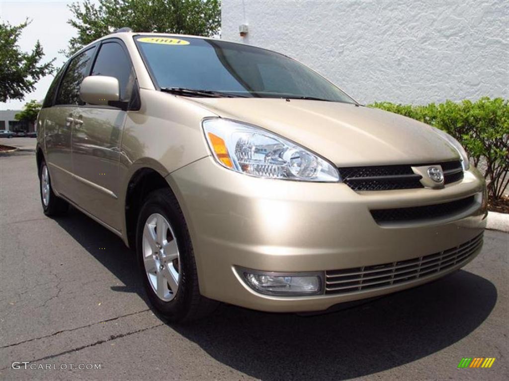 2004 Sienna XLE - Desert Sand Mica / Fawn Beige photo #1