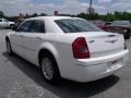 Bright White - 300 Touring Photo No. 5