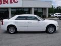 Bright White - 300 Touring Photo No. 8