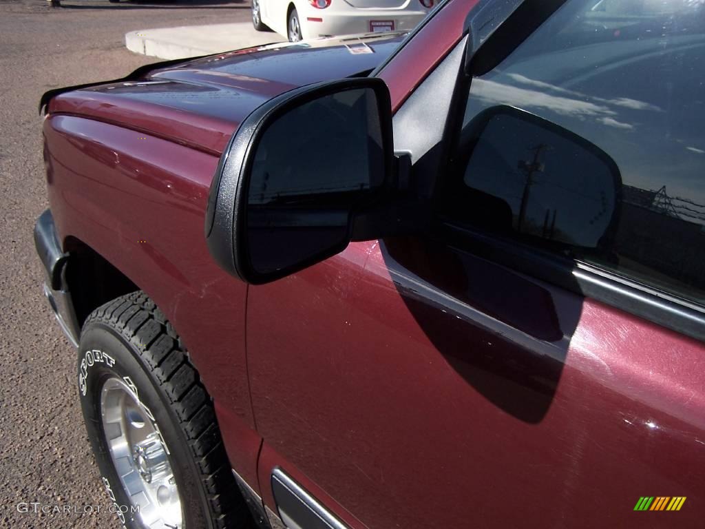 2003 Silverado 1500 LS Extended Cab 4x4 - Dark Carmine Red Metallic / Dark Charcoal photo #17