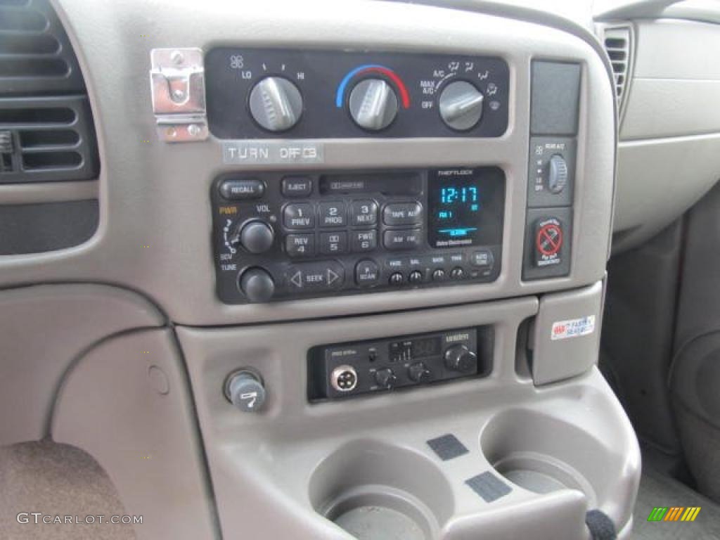 2000 Chevrolet Astro LS Passenger Van Controls Photo #49426816