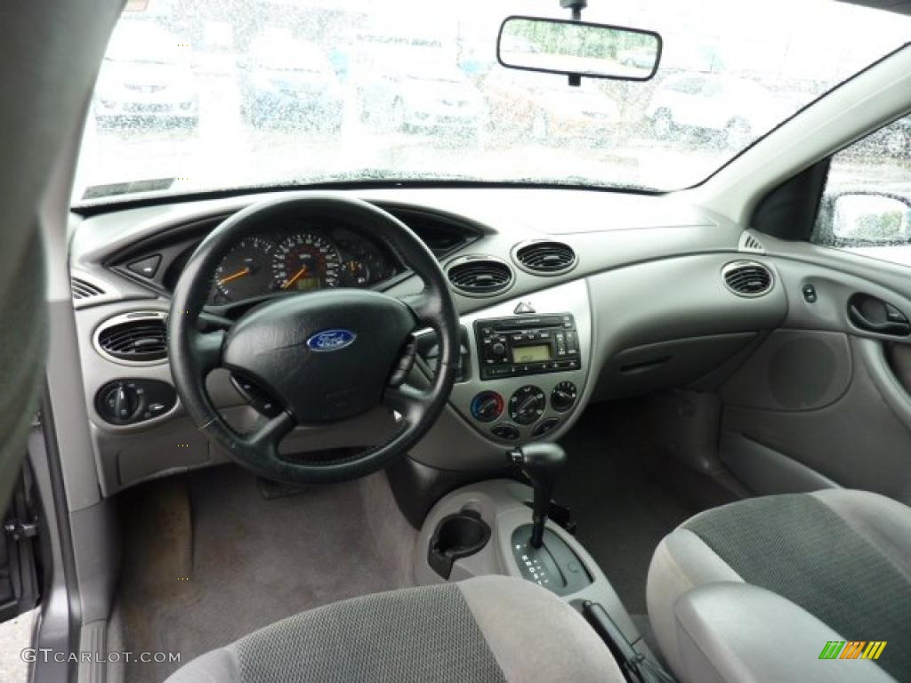 Medium Graphite Interior 2002 Ford Focus Zx5 Hatchback Photo