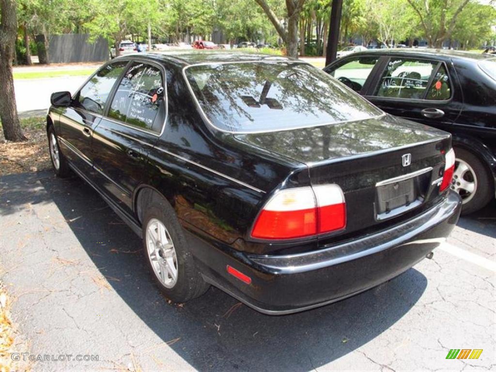 1996 Accord LX Sedan - Granada Black Pearl Metallic / Gray photo #3