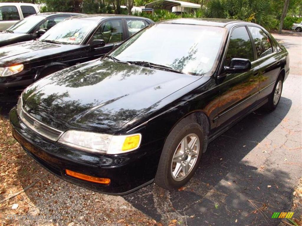 1996 Accord LX Sedan - Granada Black Pearl Metallic / Gray photo #4