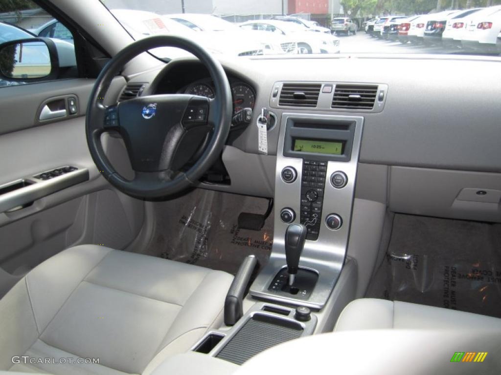 2008 Volvo V50 2.4i Dark Beige/Quartz Dashboard Photo #49427872